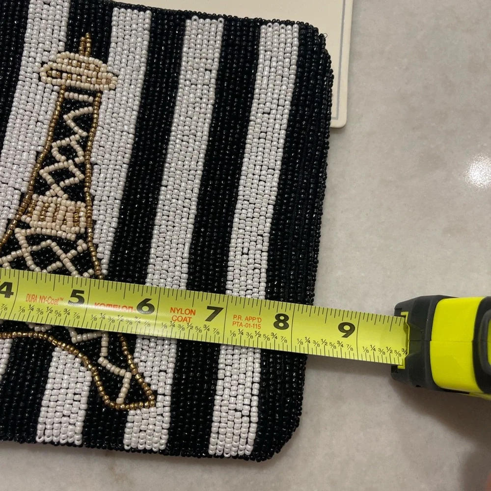 EIFFEL TOWER BEADED WRISTLET!! New - Picture 4 of 5